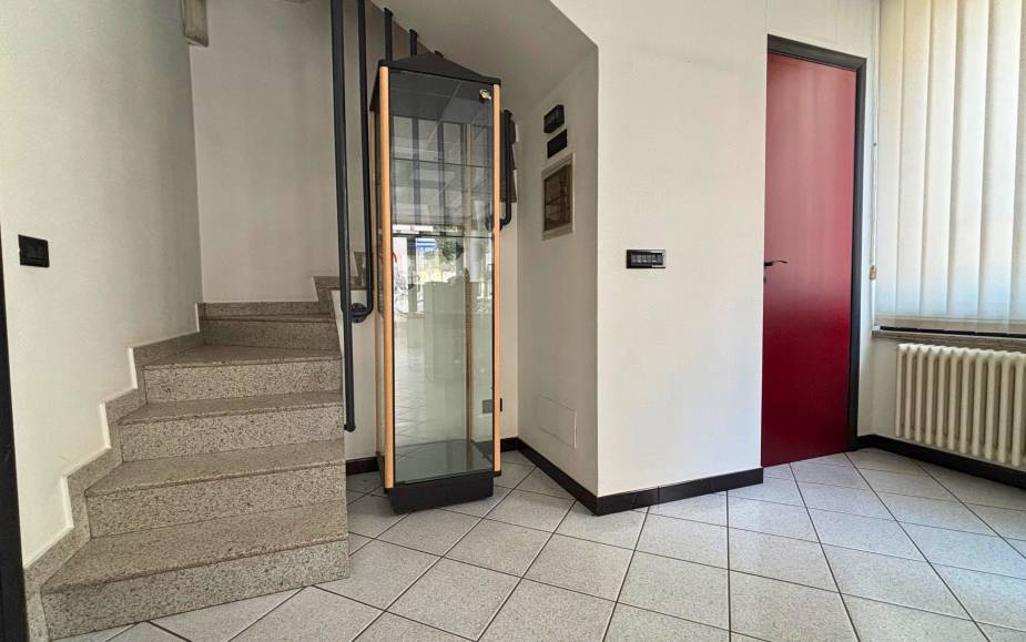 COMMERCIAL PREMISES AND OFFICE ALTAMURA