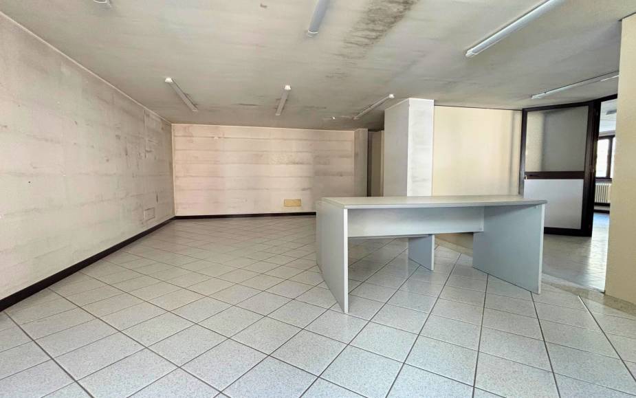 COMMERCIAL PREMISES AND OFFICE ALTAMURA