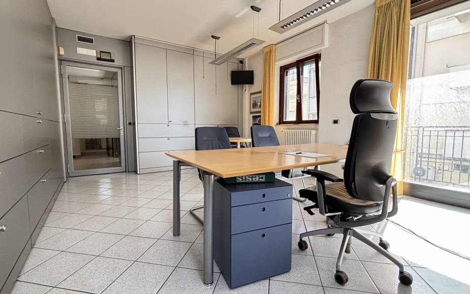 COMMERCIAL PREMISES AND OFFICE ALTAMURA
