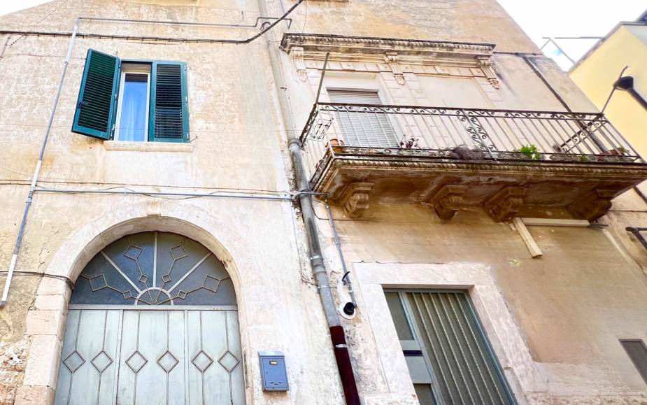 HOUSE ALTAMURA 