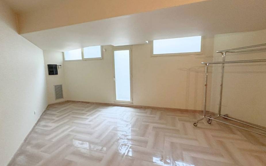 LOCALE COMMERCIALE MATERA - VIA ROSSELLI