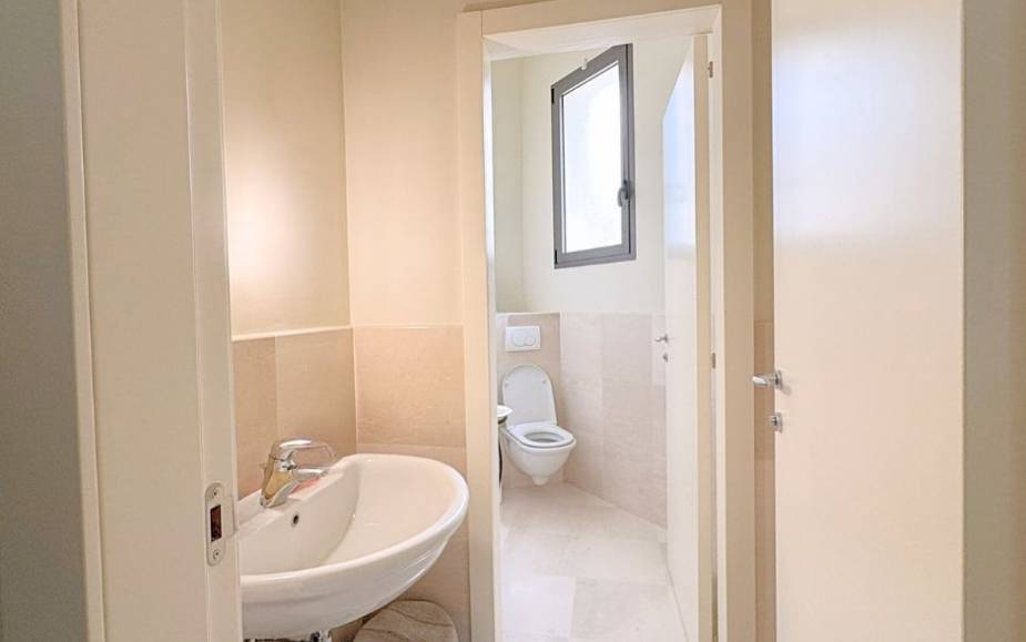 LOCALE COMMERCIALE MATERA - VIA ROSSELLI