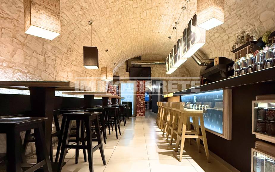 ATTIVITÀ COMMERCIALE SANTERAMO IN COLLE