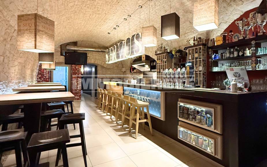 ATTIVITÀ COMMERCIALE SANTERAMO IN COLLE