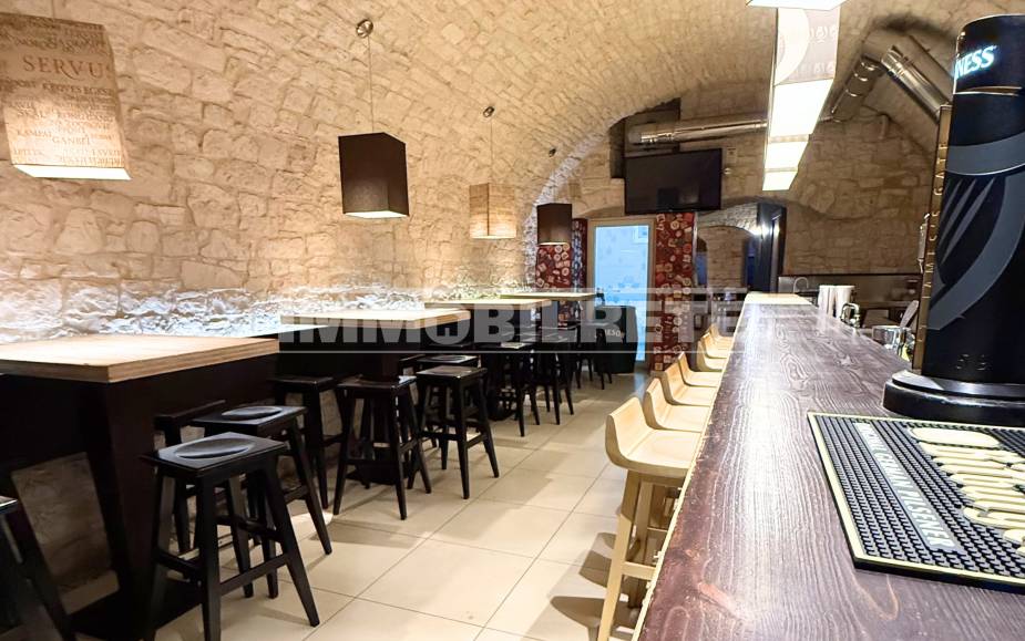 ATTIVITÀ COMMERCIALE SANTERAMO IN COLLE