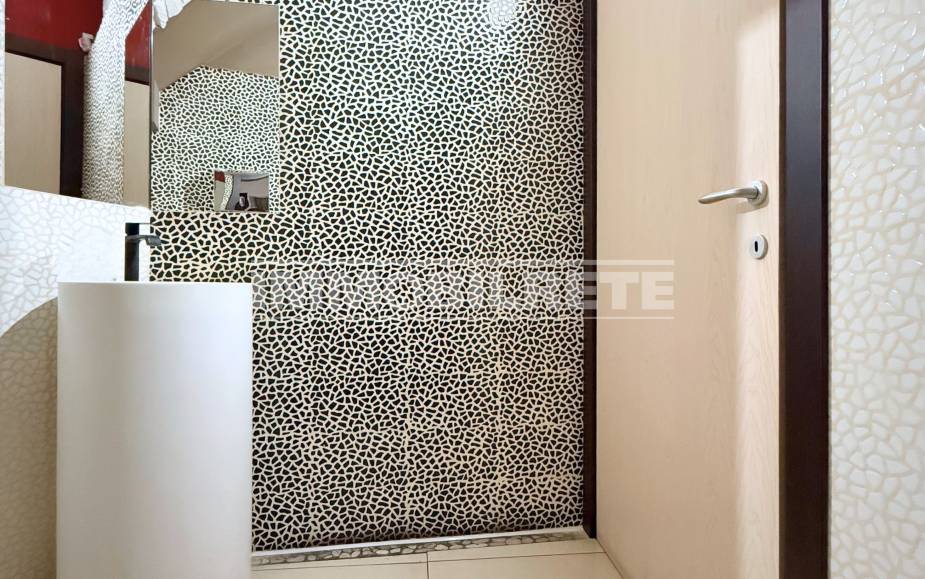 ATTIVITÀ COMMERCIALE SANTERAMO IN COLLE