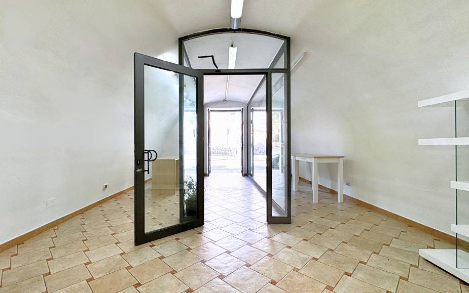 LOCALE COMMERCIALE MATERA - VIA LUCANA