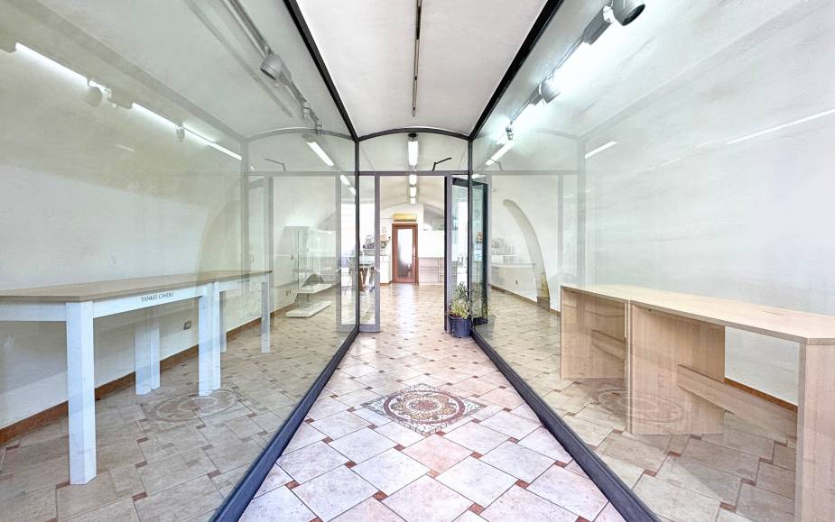 LOCALE COMMERCIALE MATERA - VIA LUCANA