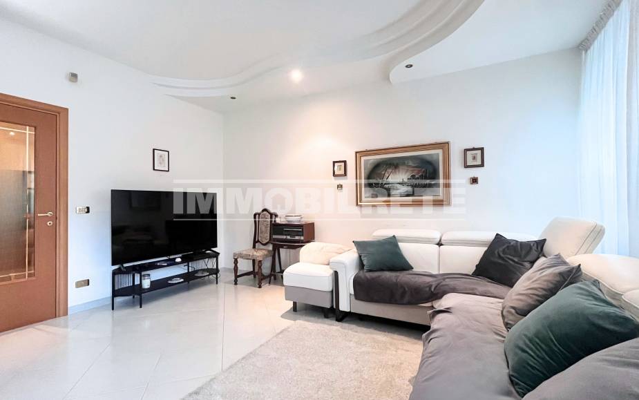 HOUSE ALTAMURA 