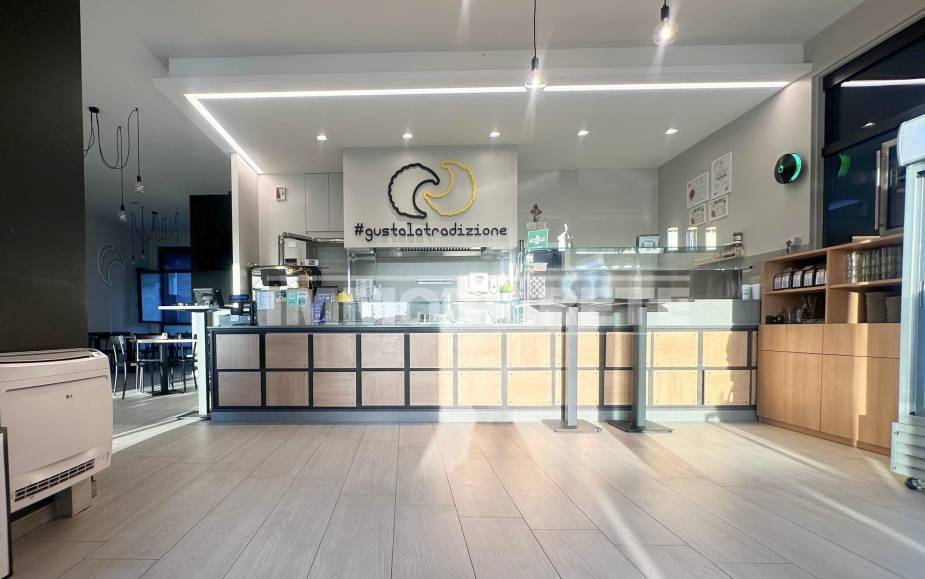 ATTIVITA' COMMERCIALE  ALTAMURA