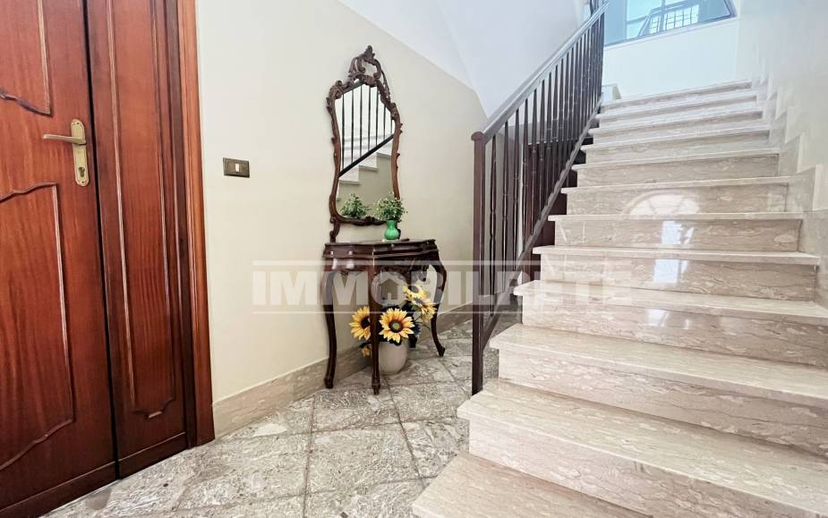 DETACHED PROPERTY ALTAMURA