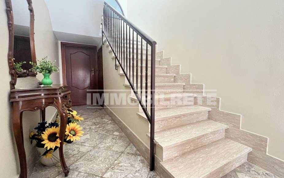 DETACHED PROPERTY ALTAMURA